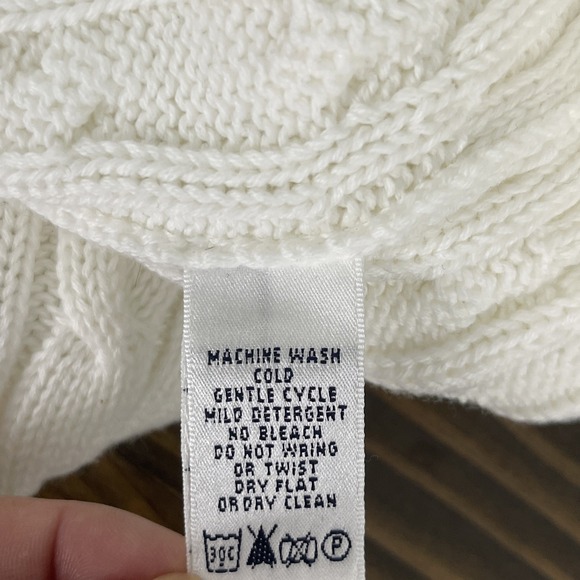 Lilly Pulitzer White Cable Knit Sweater Womens Size M Minimalist Preppy Travel - Picture 9 of 9
